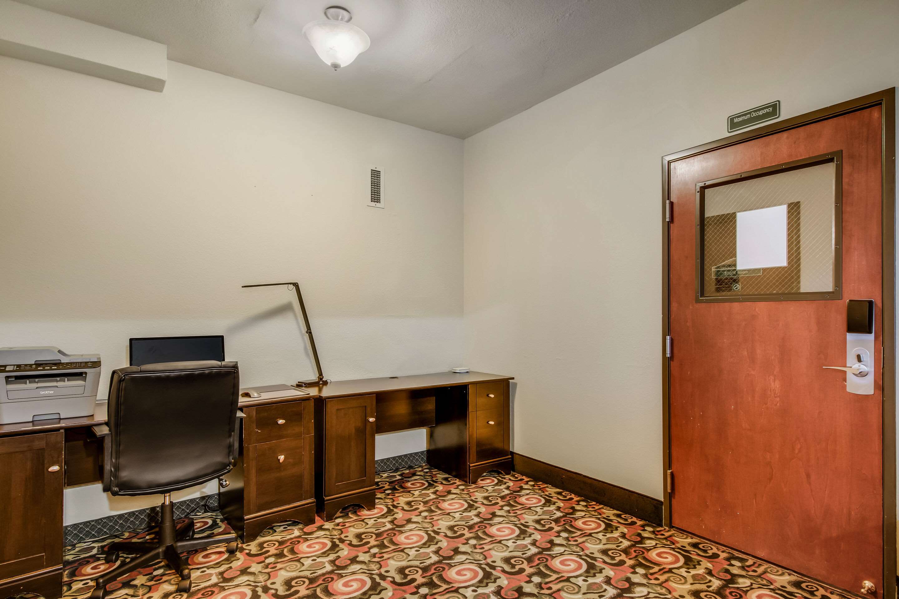 Computer in the lobby | Quality Inn