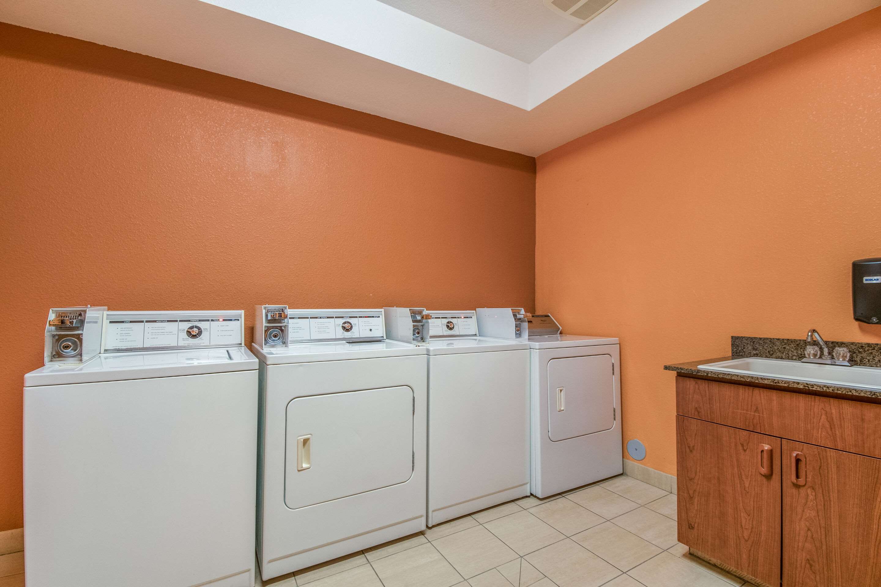 Guest laundry facilities | Quality Inn