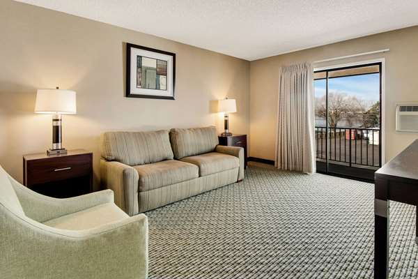 Suite - Rodeway Inn & Suites Jantzen Beach Portland - I-5, Exit 308