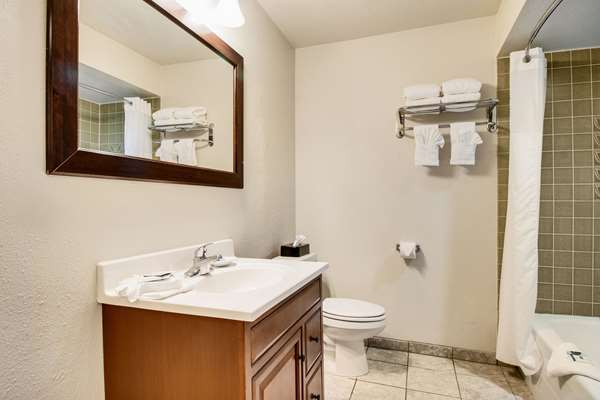 Suite - Rodeway Inn & Suites Jantzen Beach Portland - I-5, Exit 308