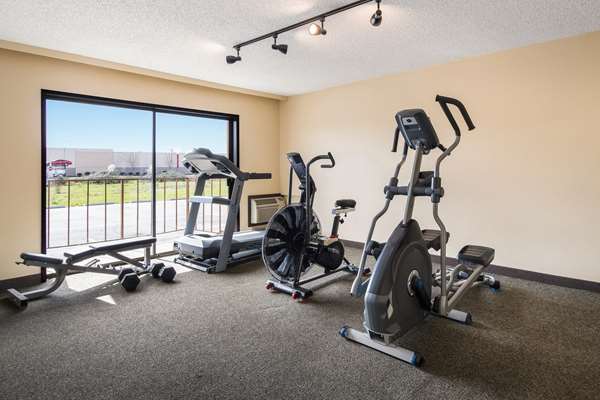 Fitness/ Exercise Room - Rodeway Inn & Suites Jantzen Beach Portland - I-5, Exit 308