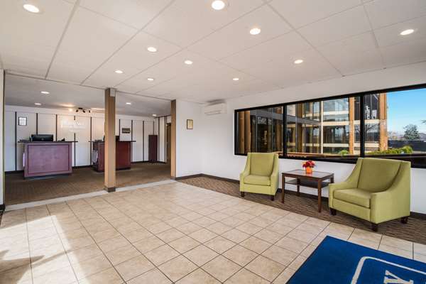  - Rodeway Inn & Suites Jantzen Beach Portland - I-5, Exit 308