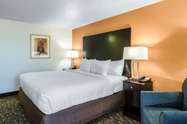  - Comfort Inn & Suites Ashland - I-5, Exit 19