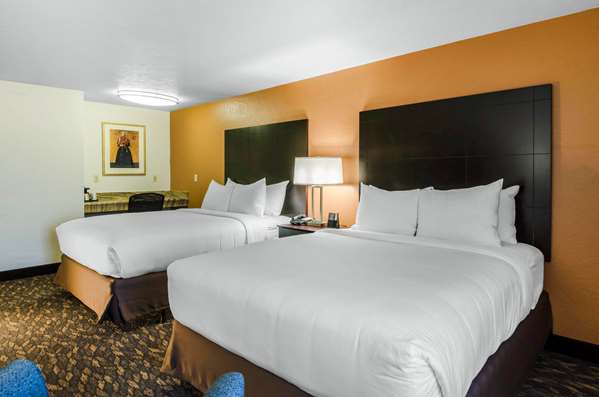  - Comfort Inn & Suites Ashland - I-5, Exit 19