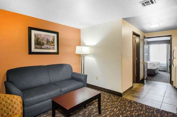 Suite - Comfort Inn & Suites Ashland - I-5, Exit 19