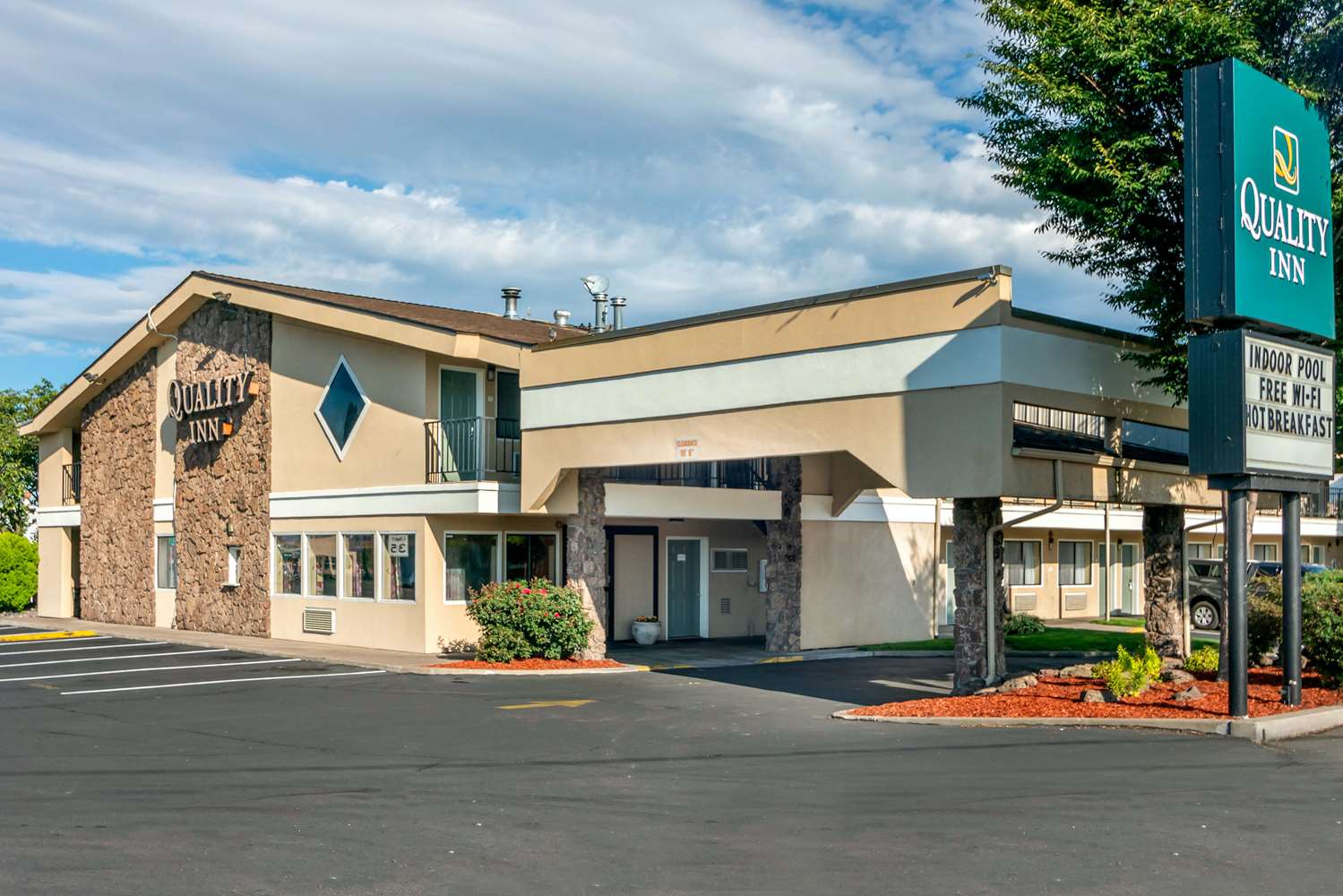 Quality Inn Klamath Falls, OR - See Discounts