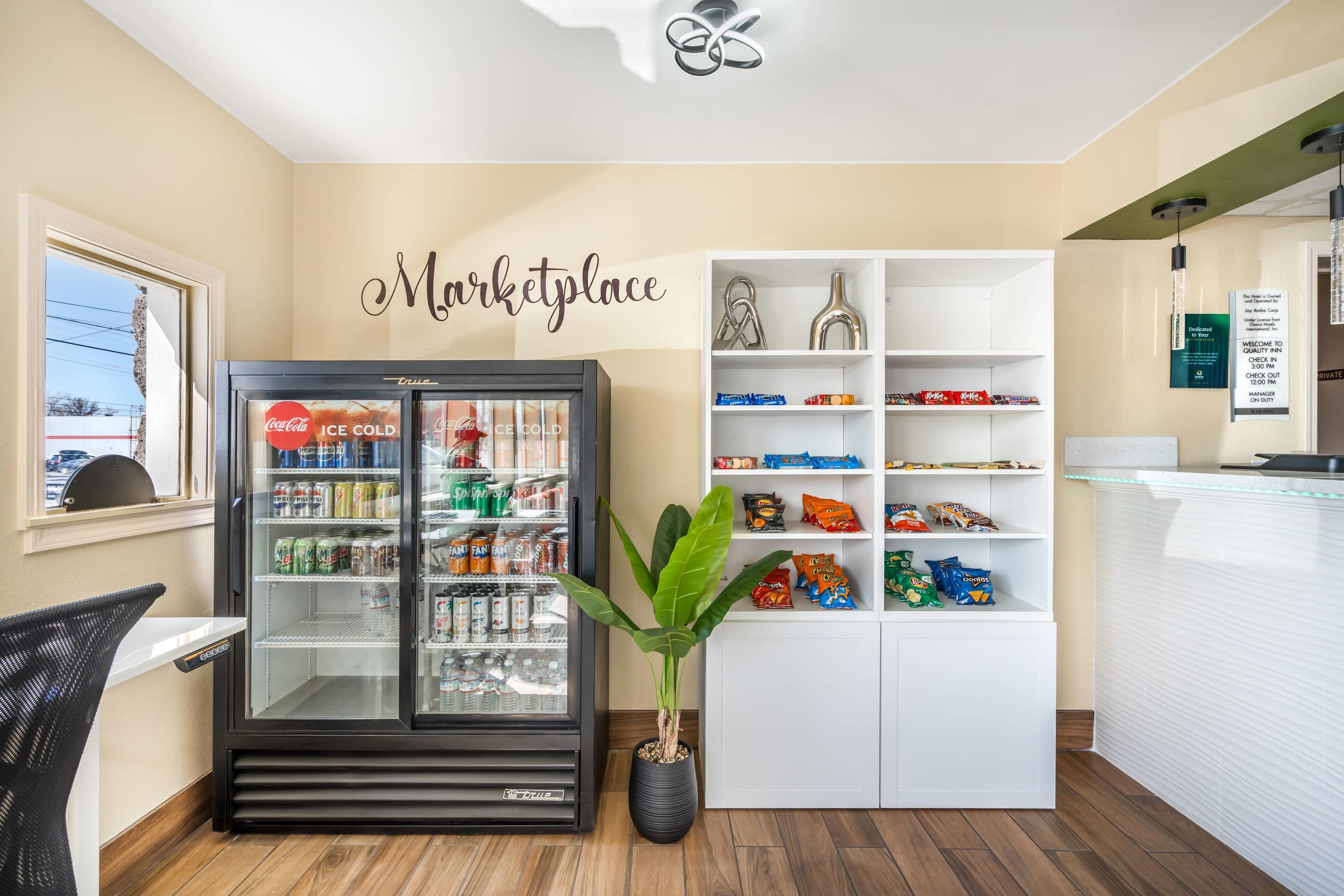 Hotel vending area | Quality Inn Klamath Falls - Crater Lake Gateway