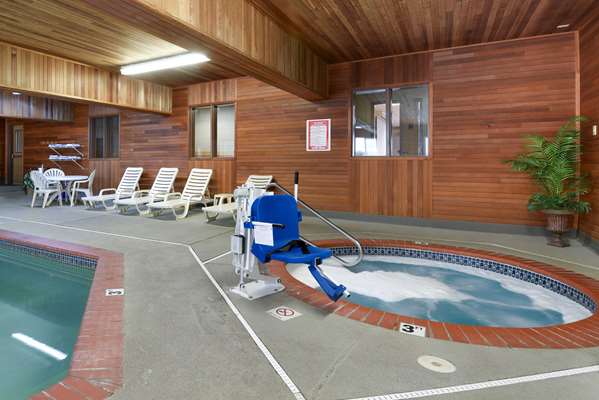Pool - Comfort Suites Airport Portland - I-205, Exit 24