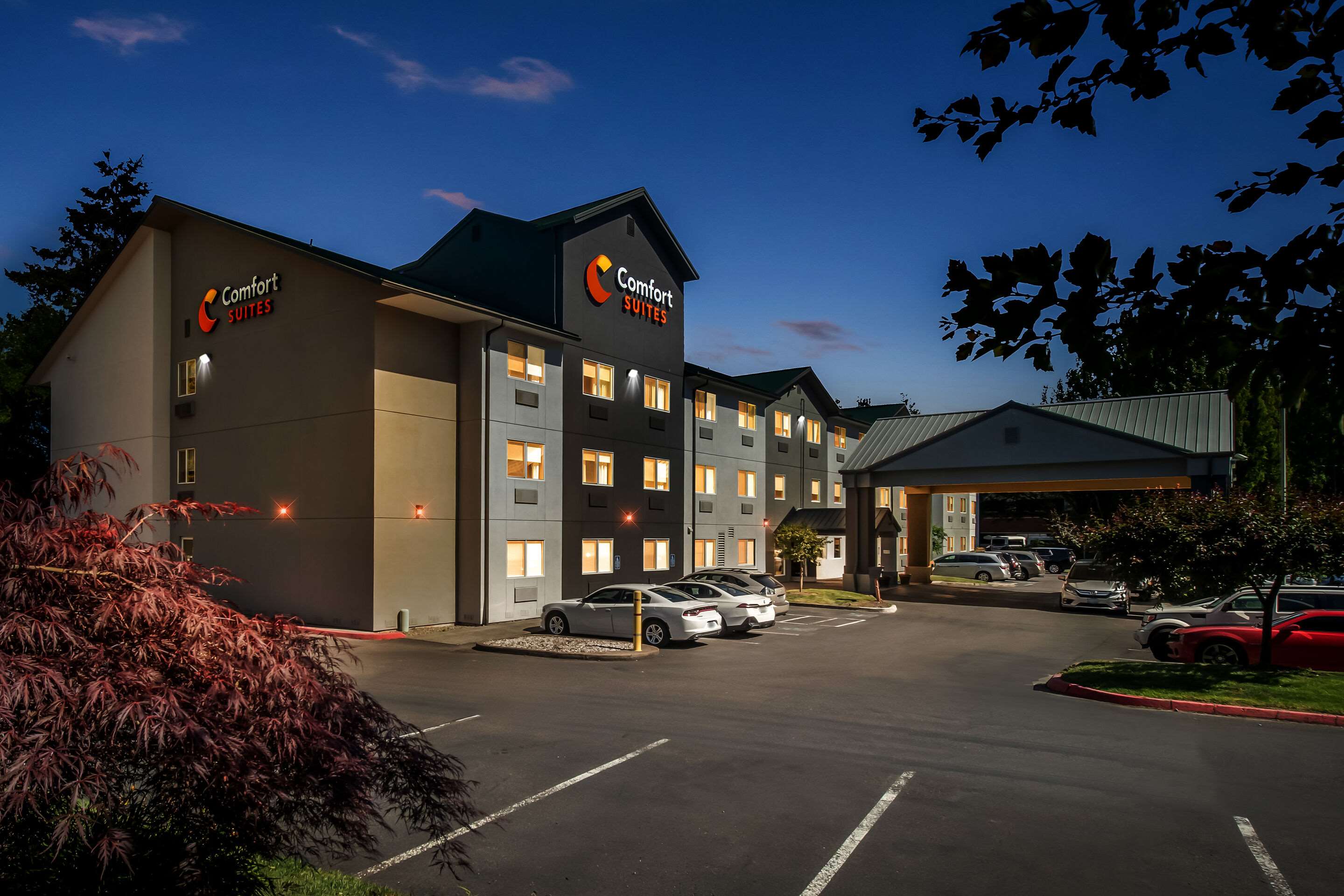 Hotel exterior | Comfort Suites Portland Airport