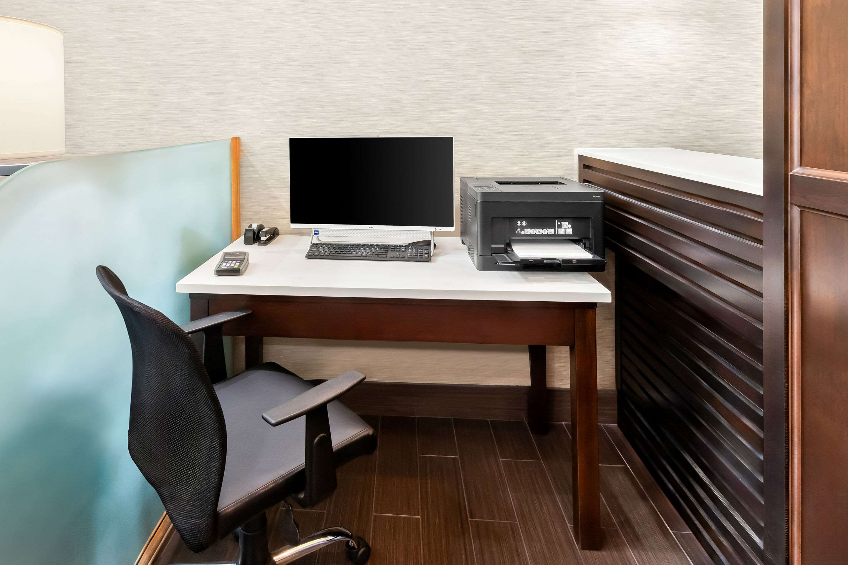 Business center | Comfort Suites Portland Airport