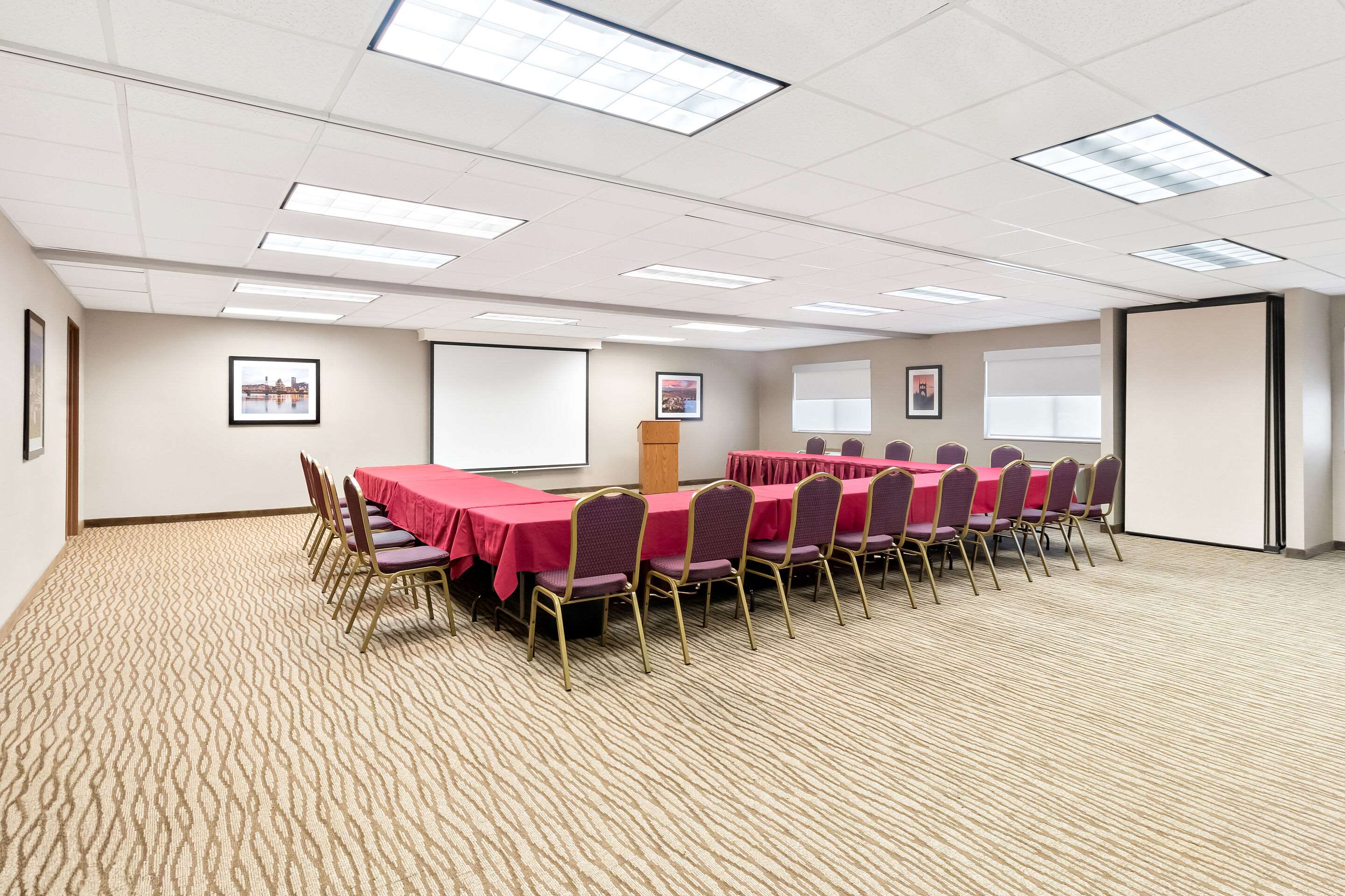 Meeting room | Comfort Suites Portland Airport