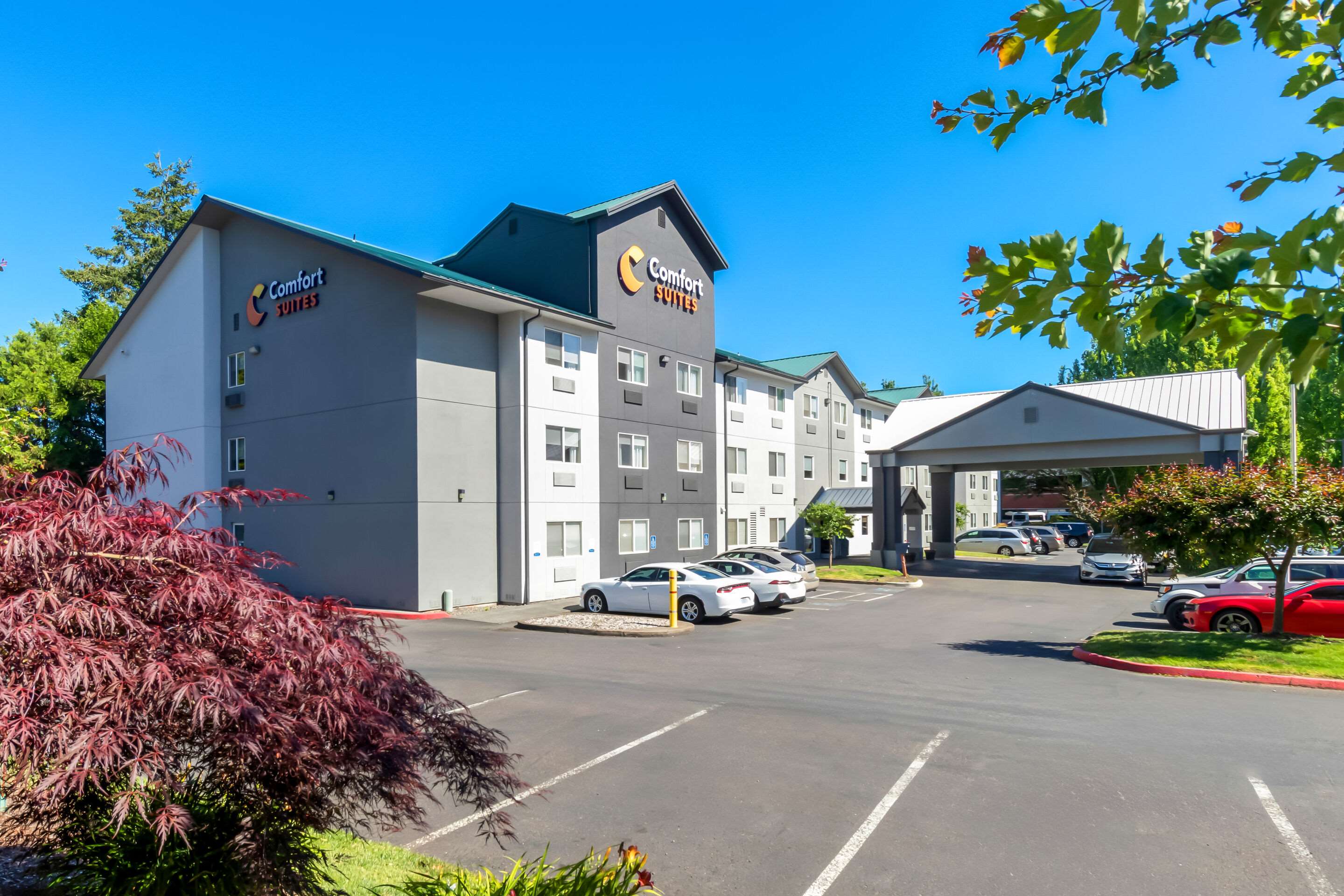 Hotel exterior | Comfort Suites Portland Airport
