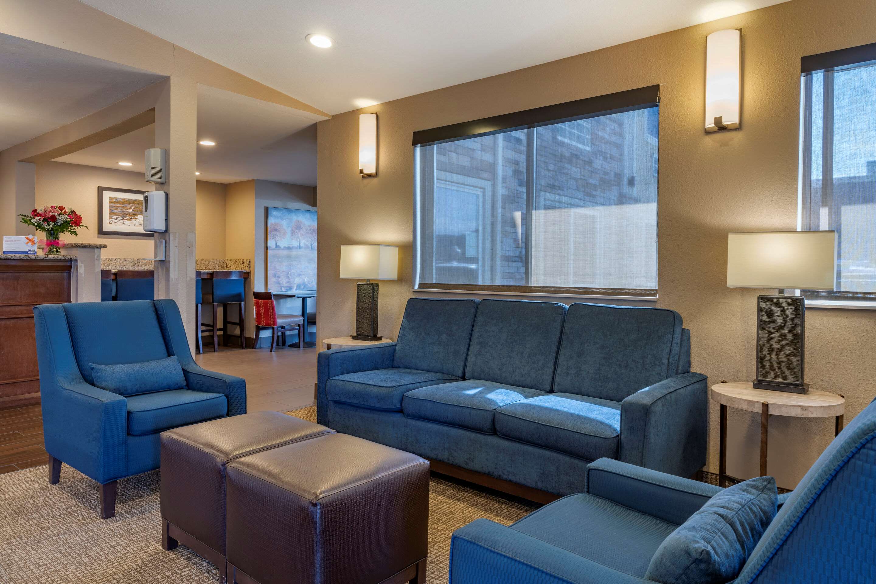 Lobby with sitting area