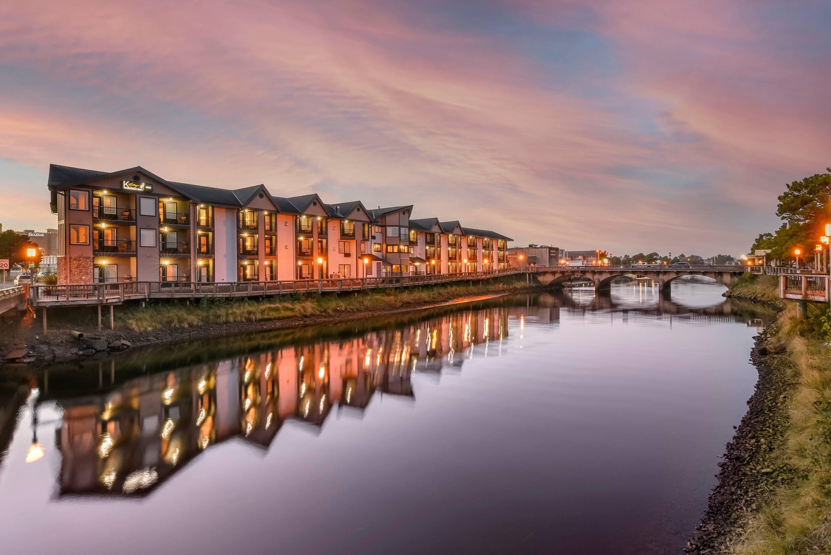 Hotel exterior | Kathryn Riverfront Inn, an Ascend Collection Hotel