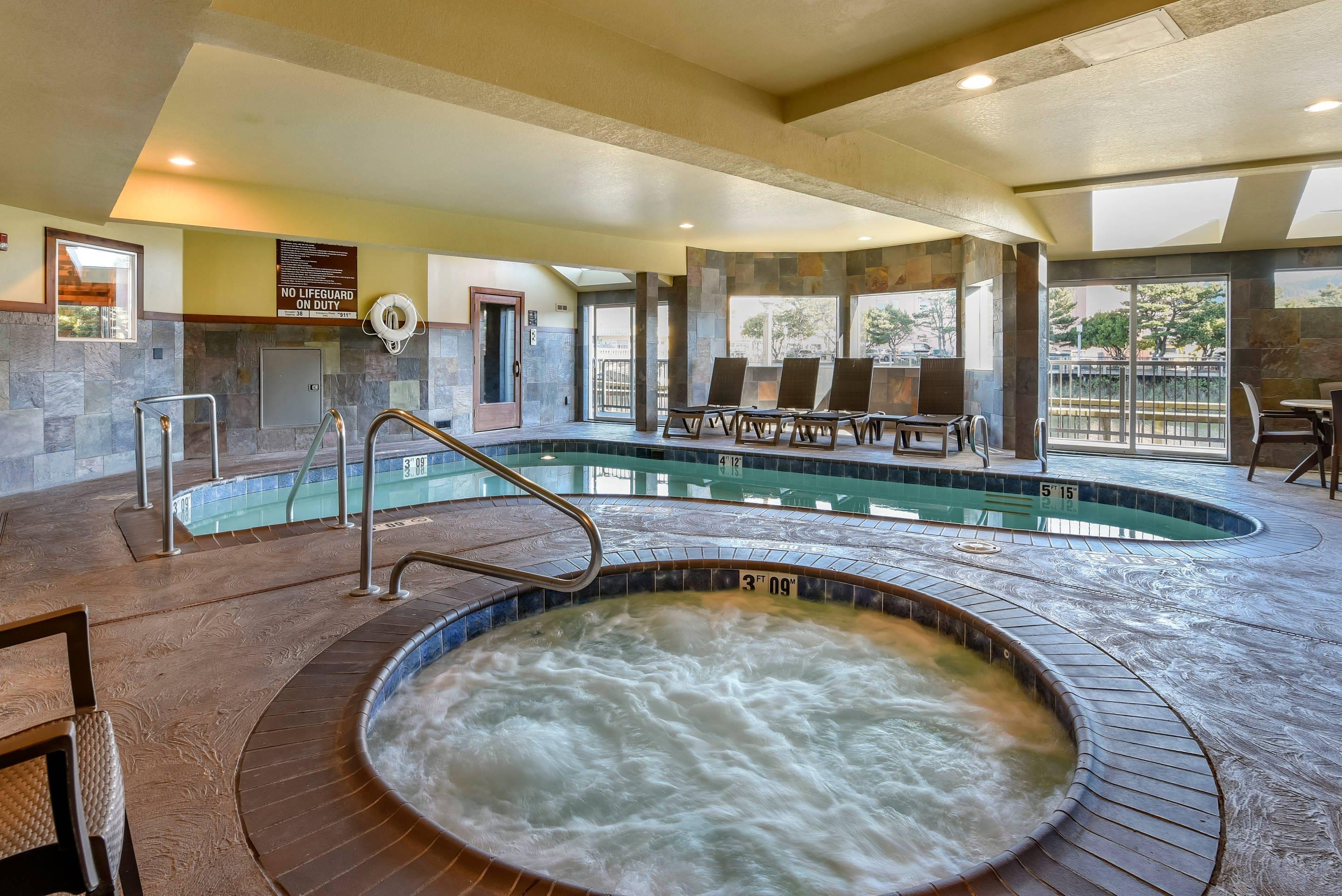 Indoor hot tub | Kathryn Riverfront Inn, an Ascend Collection Hotel