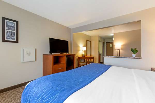 Suite - Comfort Inn Medford South - I-5, Exit 27