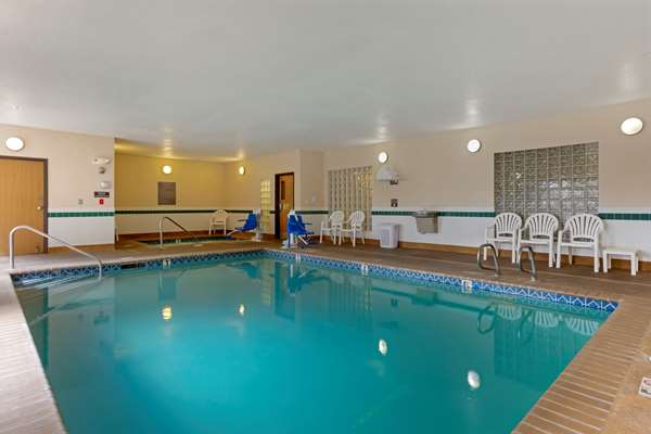 Pool - Comfort Inn Medford South - I-5, Exit 27