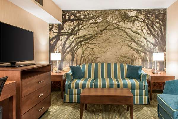 Suite - Quality Inn Bedford - I-70 & I-76, Exit 146