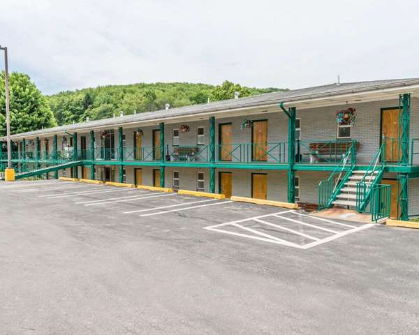 Exterior view - Quality Inn Royle Kittanning