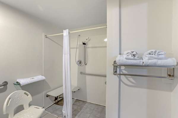  - Quality Inn Riverview Enola - I-81, Exit 65