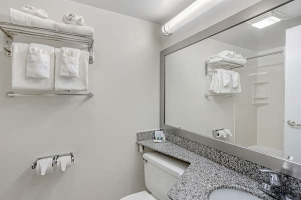  - Quality Inn Riverview Enola - I-81, Exit 65