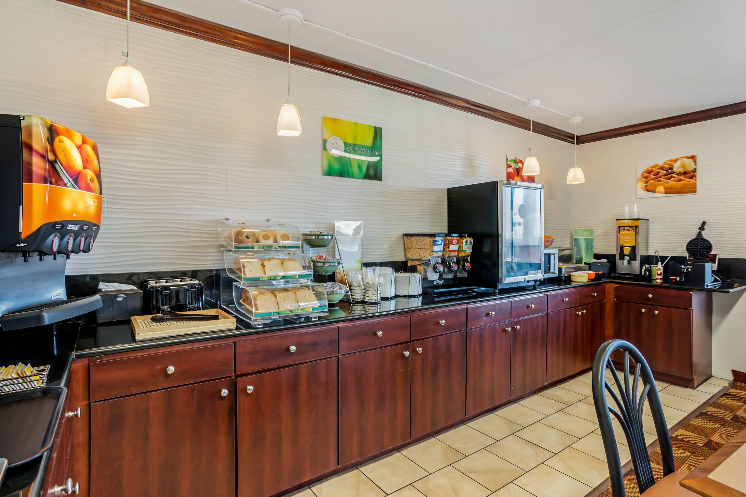 Breakfast counter | Quality Inn Riverview Enola-Harrisburg