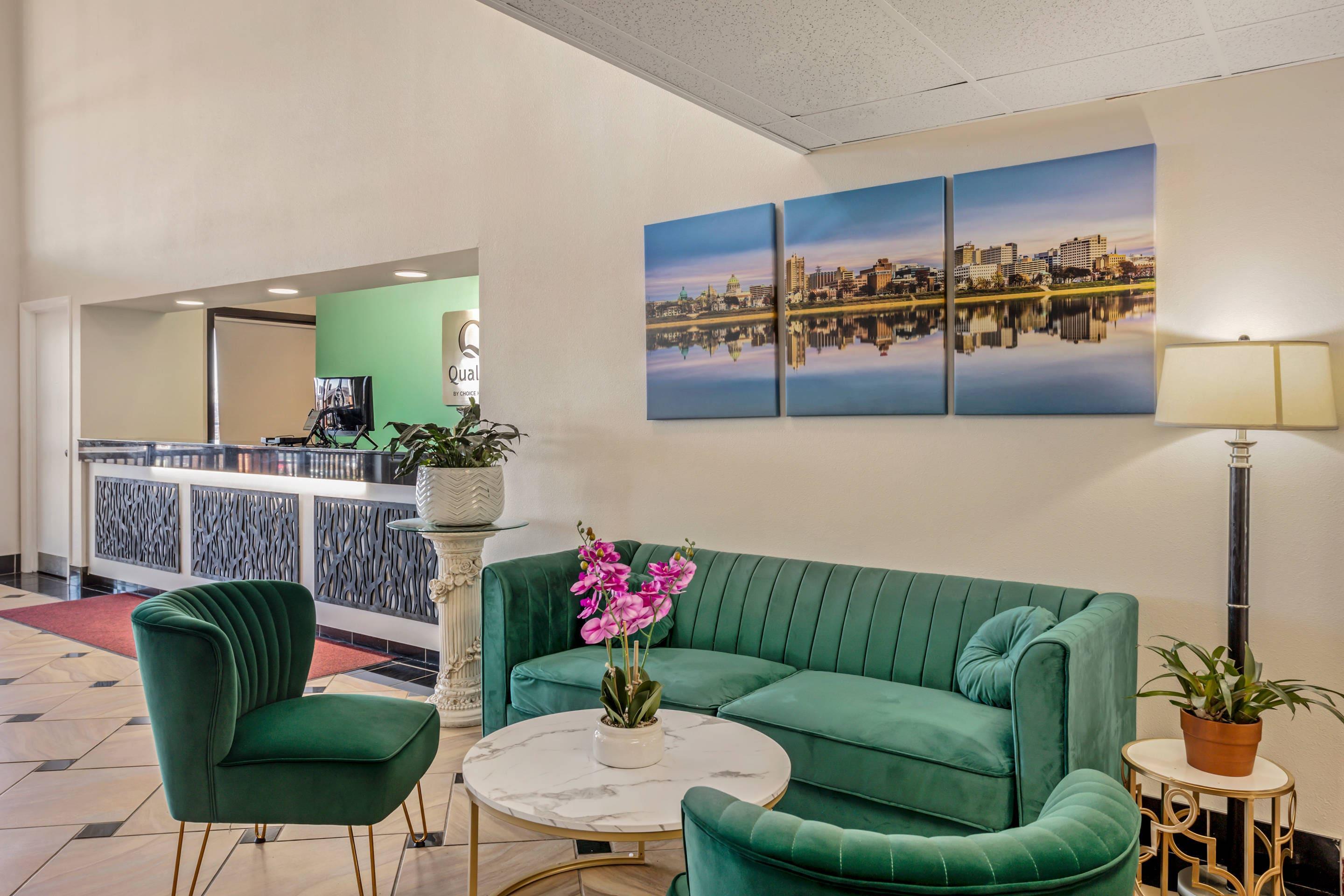 Lobby with sitting area | Quality Inn Riverview Enola-Harrisburg