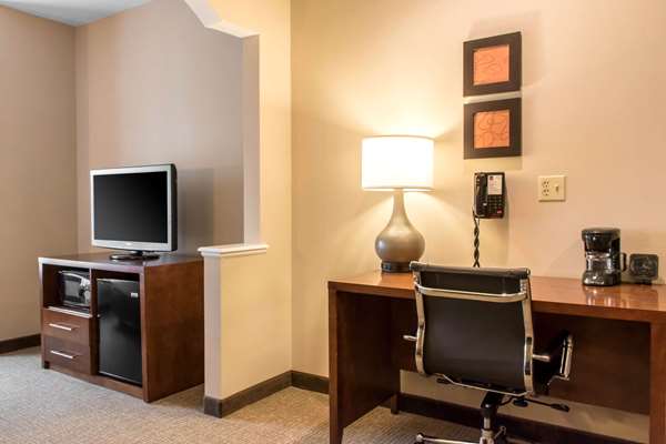 Suite - Comfort Suites Scranton - I-81, Exit 182