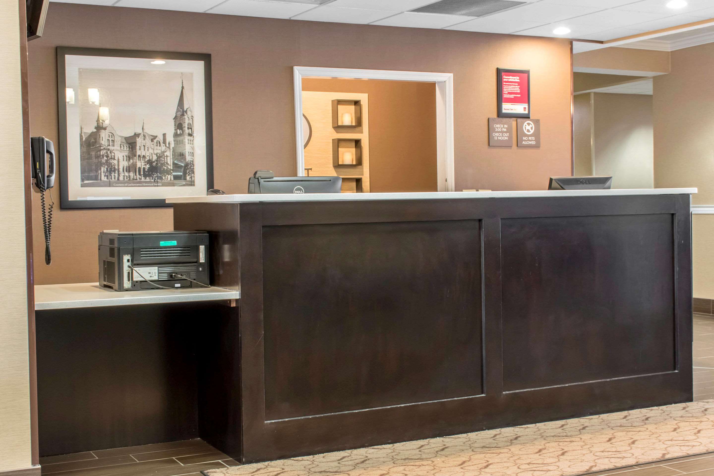 Front desk | Comfort Suites Scranton near Montage Mountain
