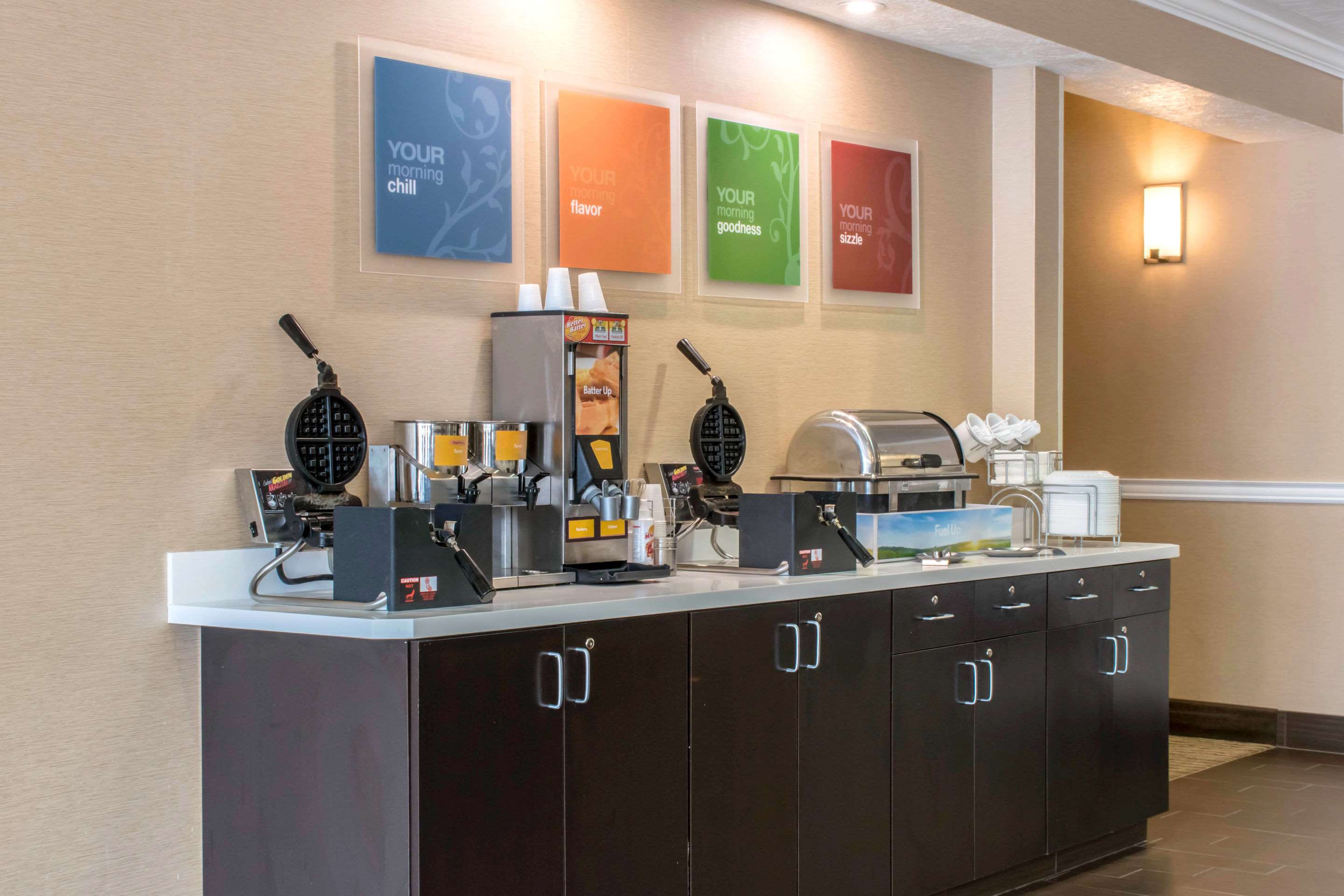 Enjoy a hot breakfast | Comfort Suites Scranton near Montage Mountain