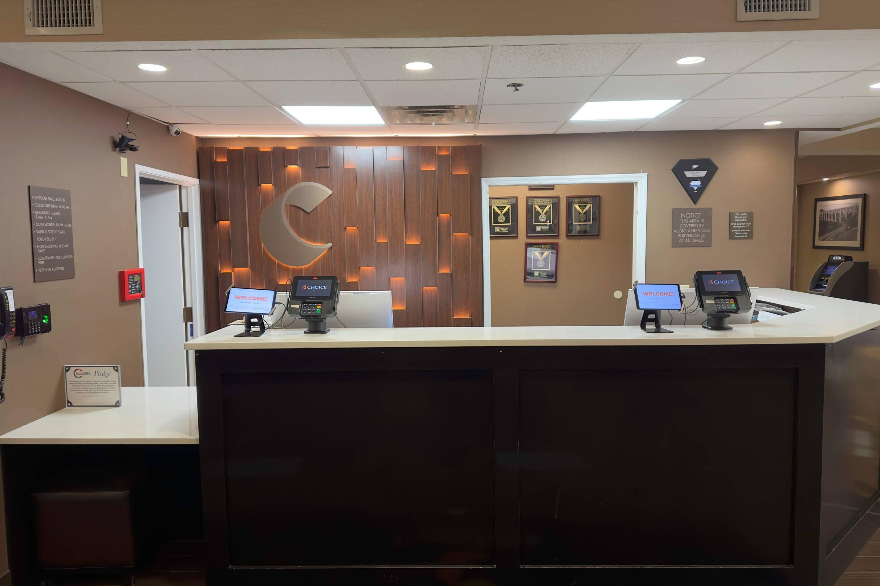 Front desk | Comfort Suites Scranton near Montage Mountain