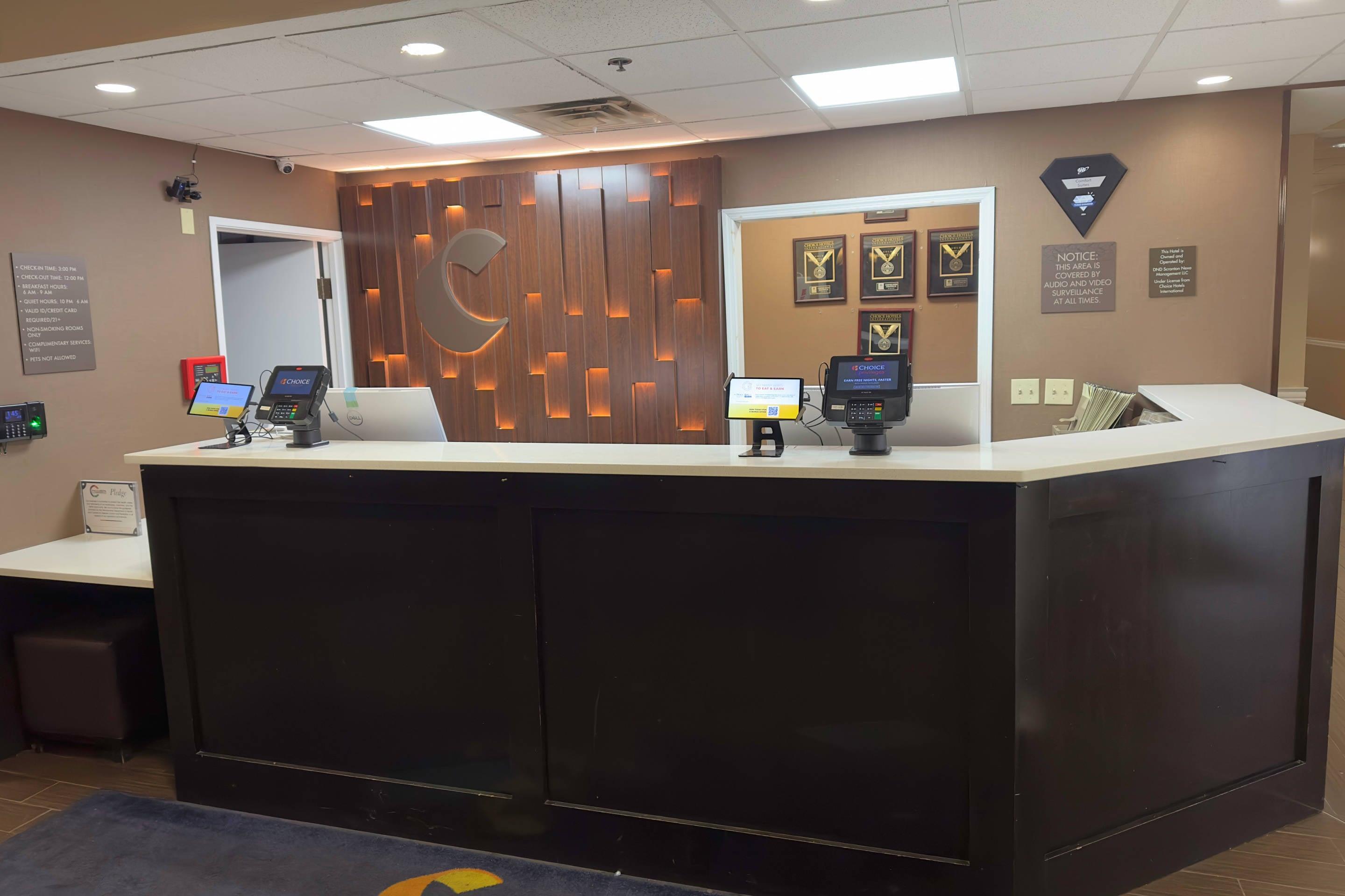 Front desk | Comfort Suites Scranton near Montage Mountain