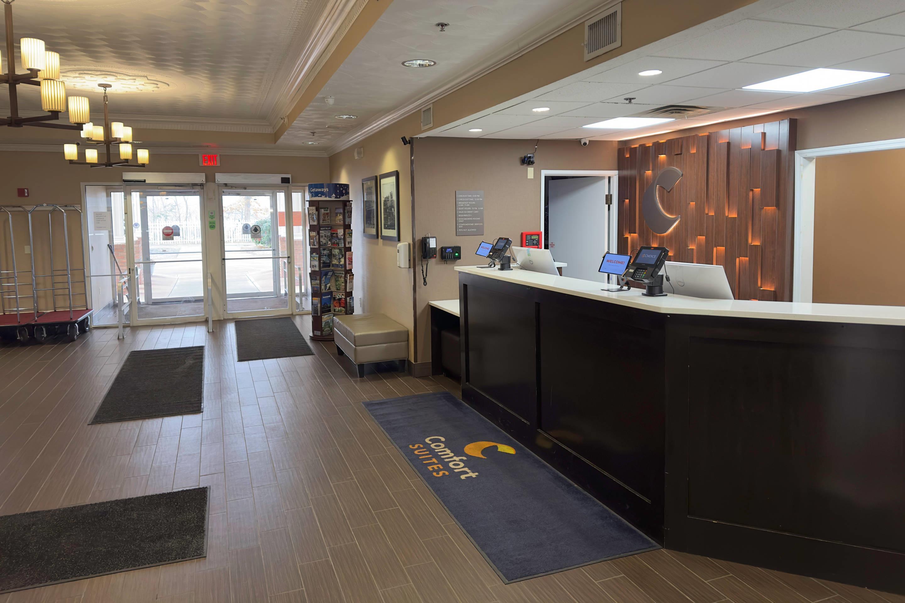 Hotel lobby | Comfort Suites Scranton near Montage Mountain