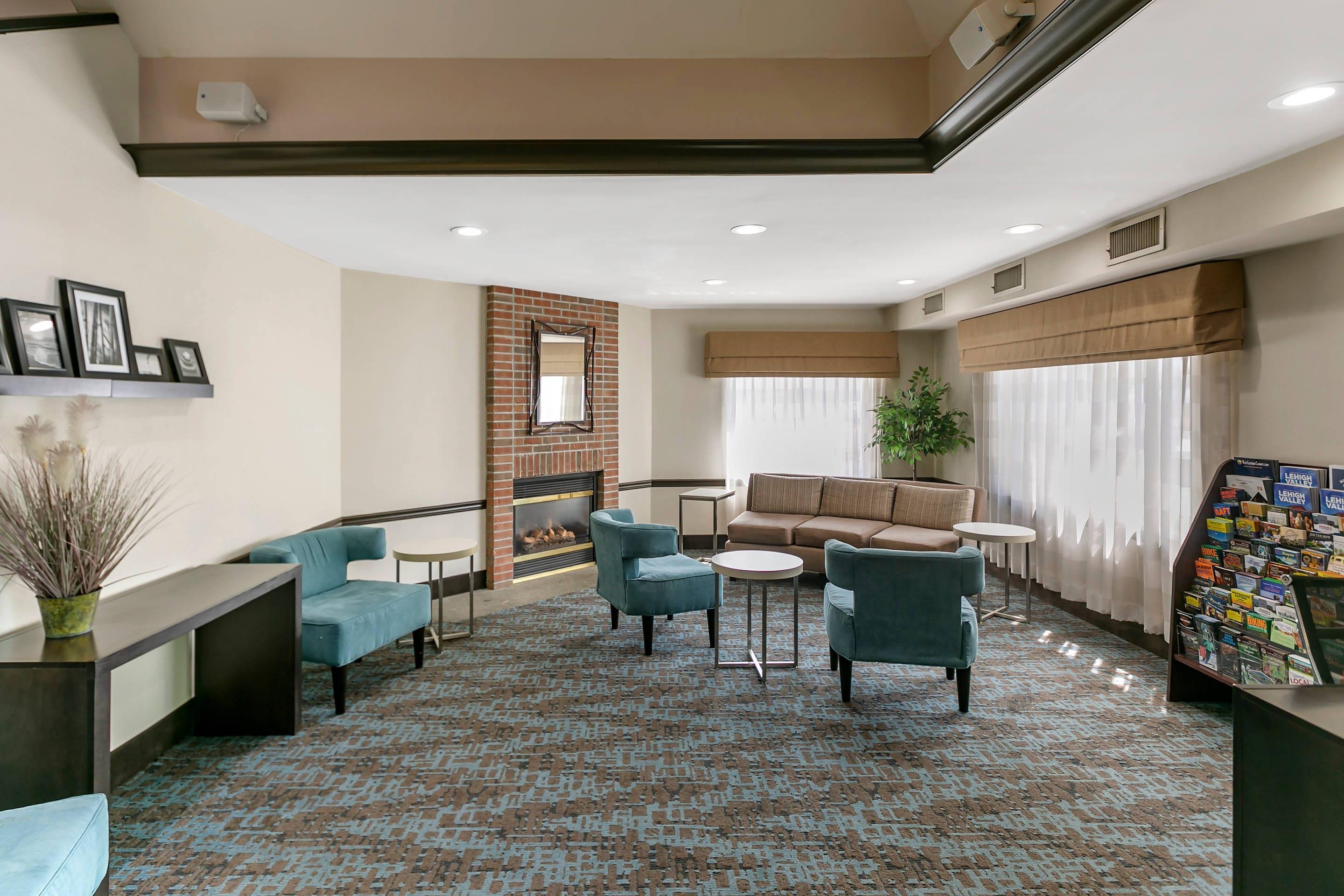 Hotel lobby | Sleep Inn Allentown - Fogelsville