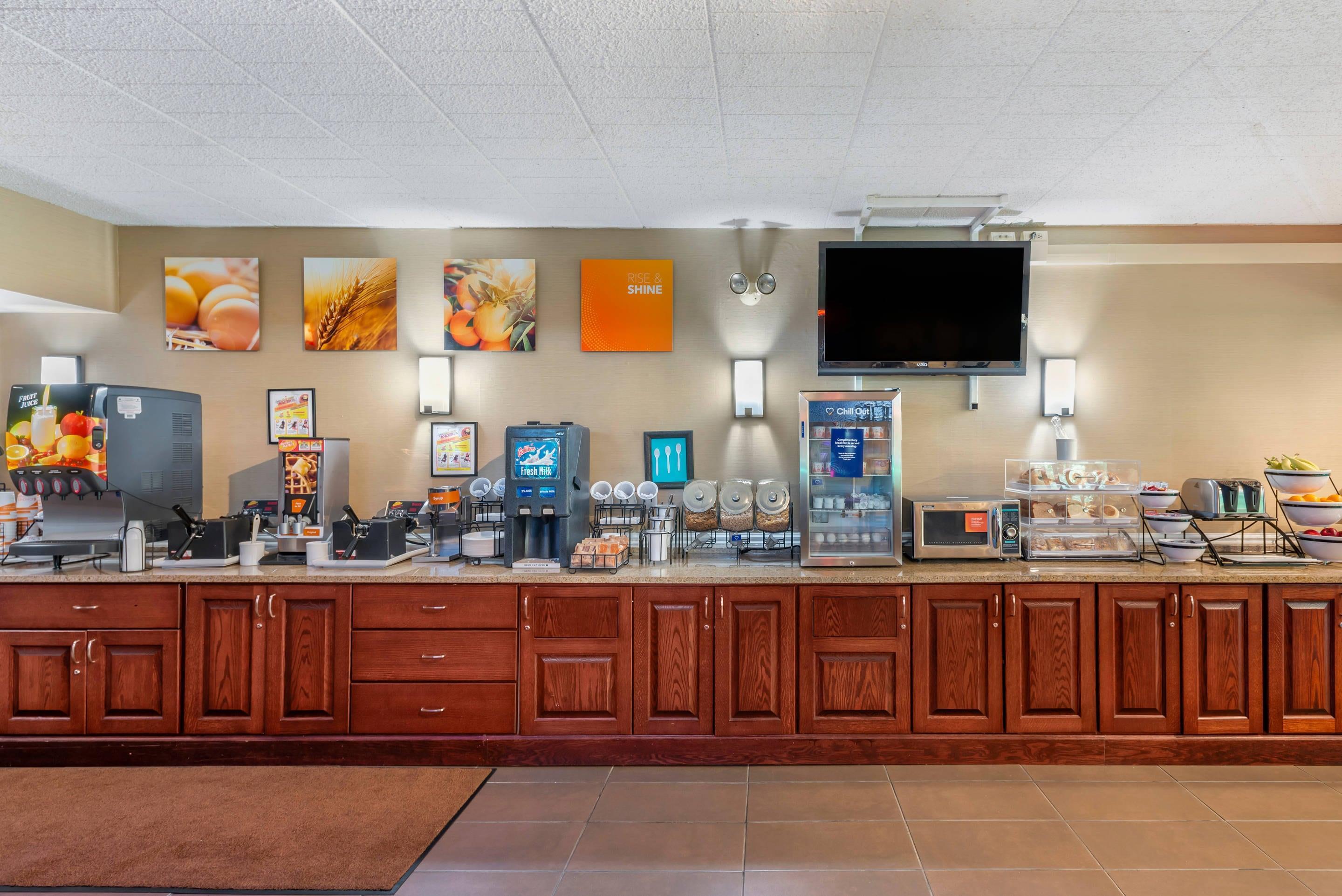 Breakfast counter | Comfort Inn West Hazleton