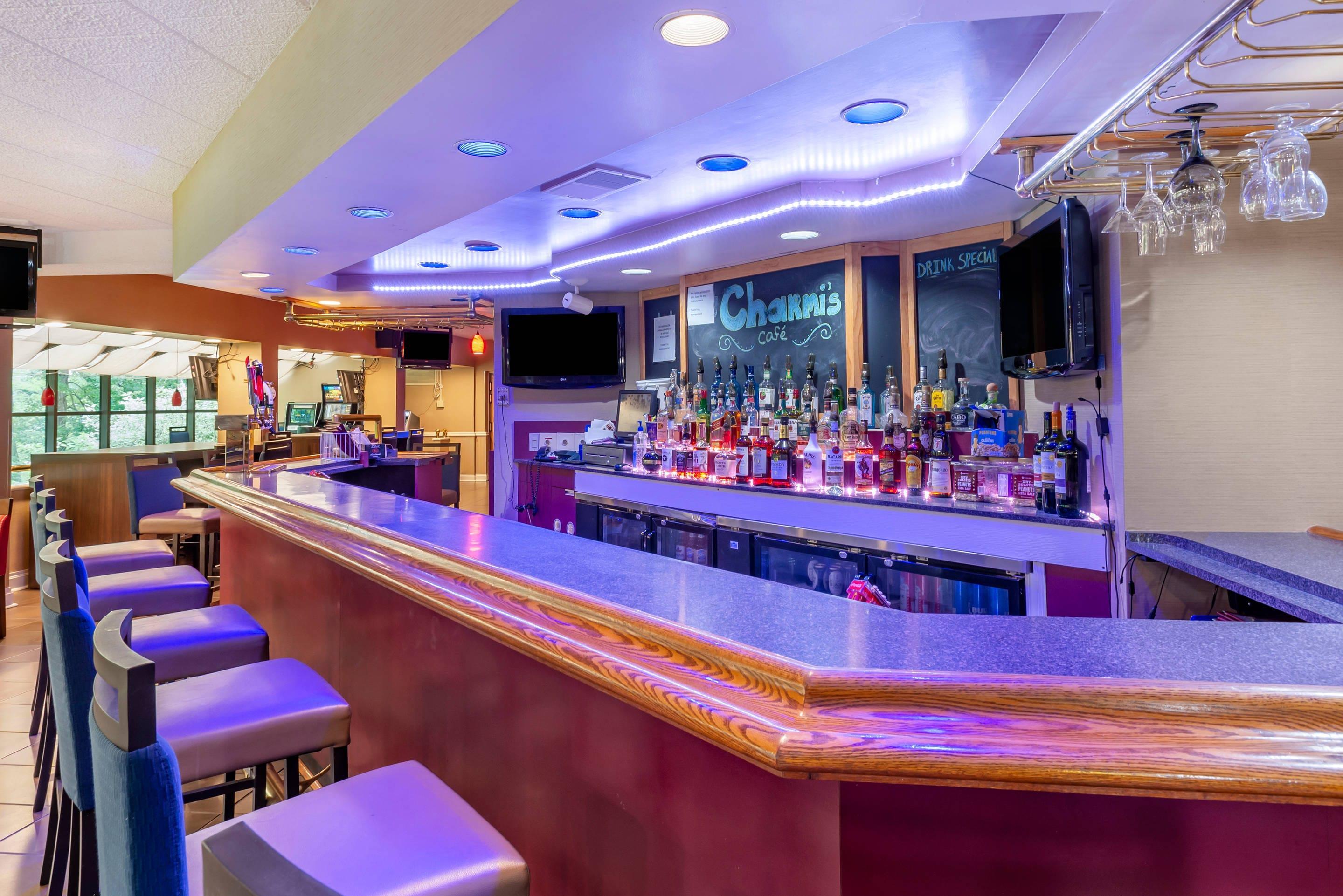 Bar area | Comfort Inn West Hazleton