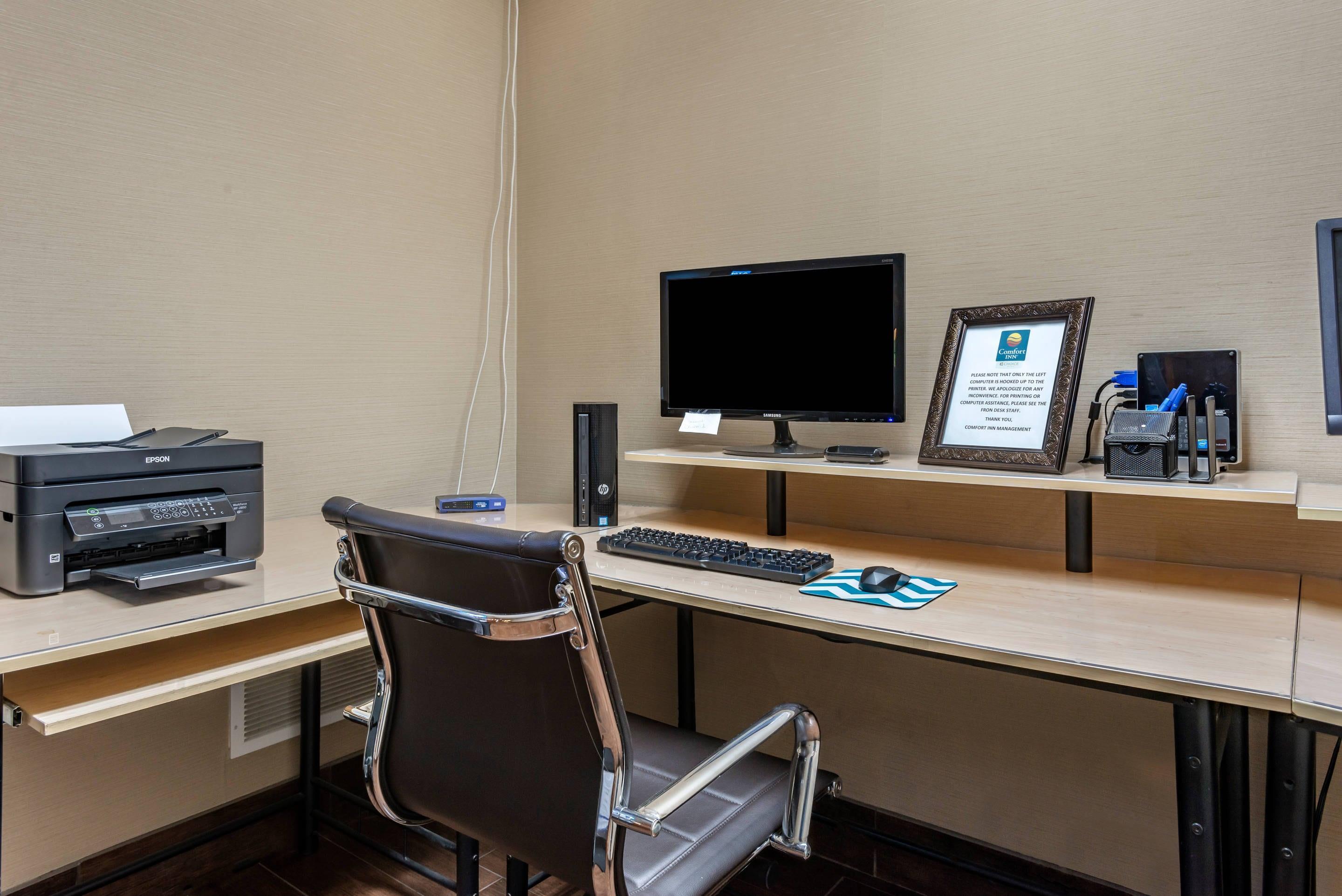 Business center | Comfort Inn West Hazleton