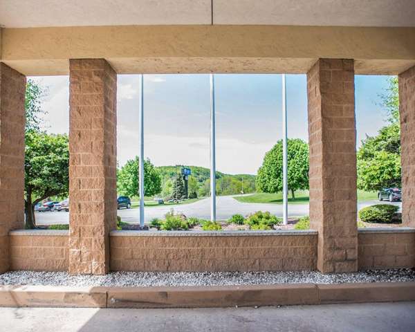 Exterior view - Comfort Inn Hamlin - I-84 Exit 17