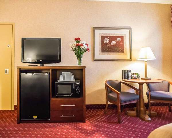  - Comfort Inn Hamlin - I-84 Exit 17