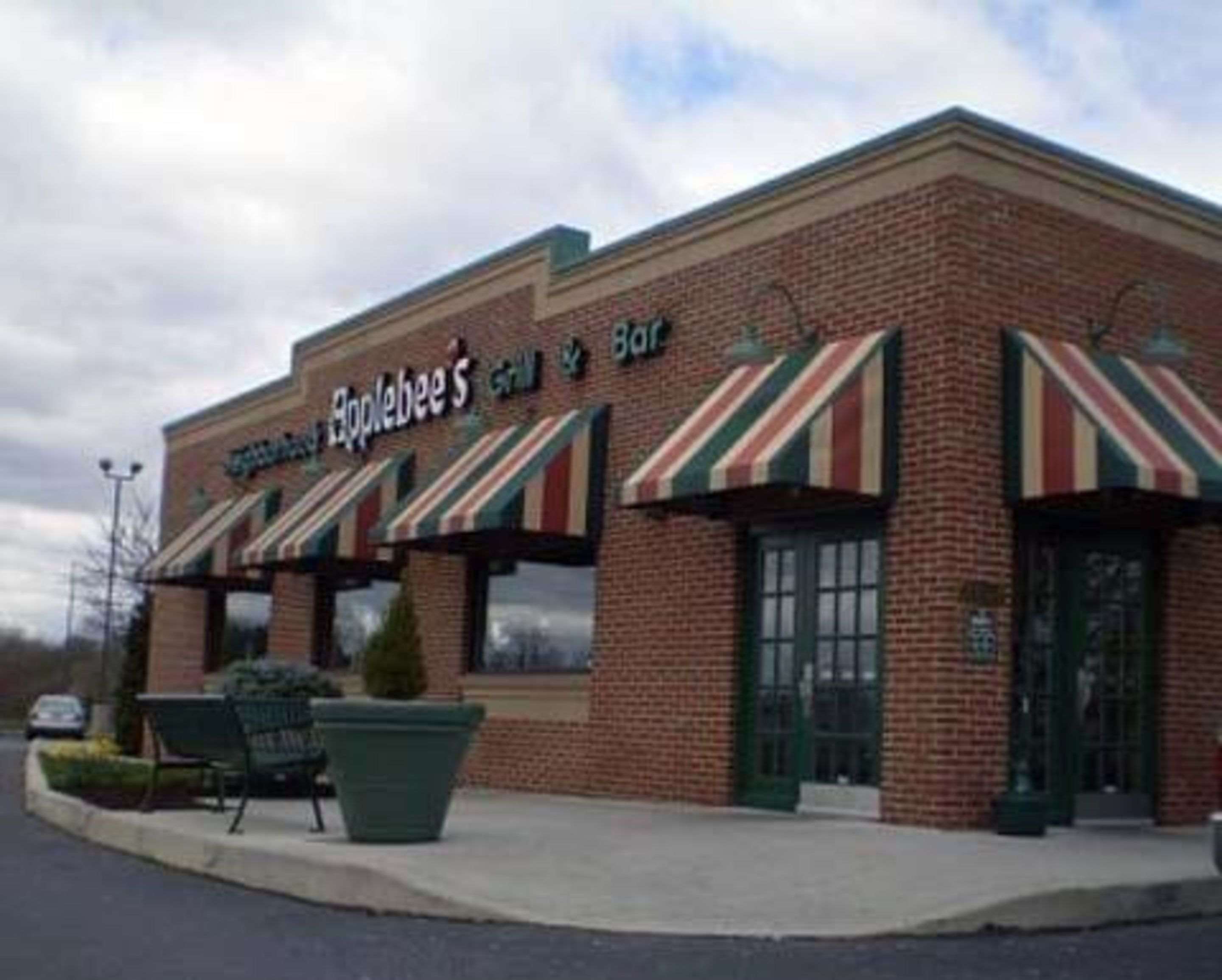 Nearby restaurant | Comfort Inn at the Park