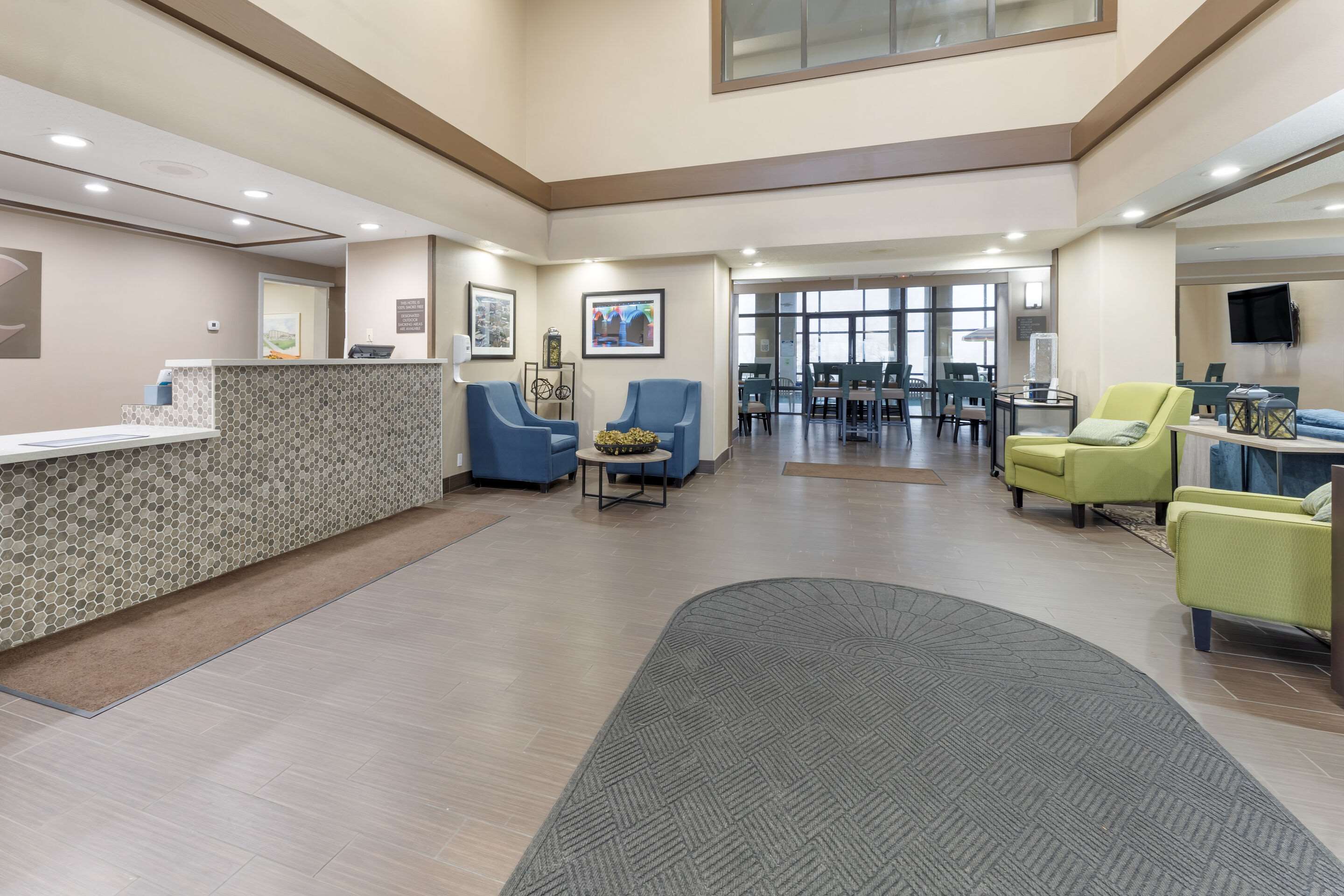 Front desk | Quality Inn & Suites