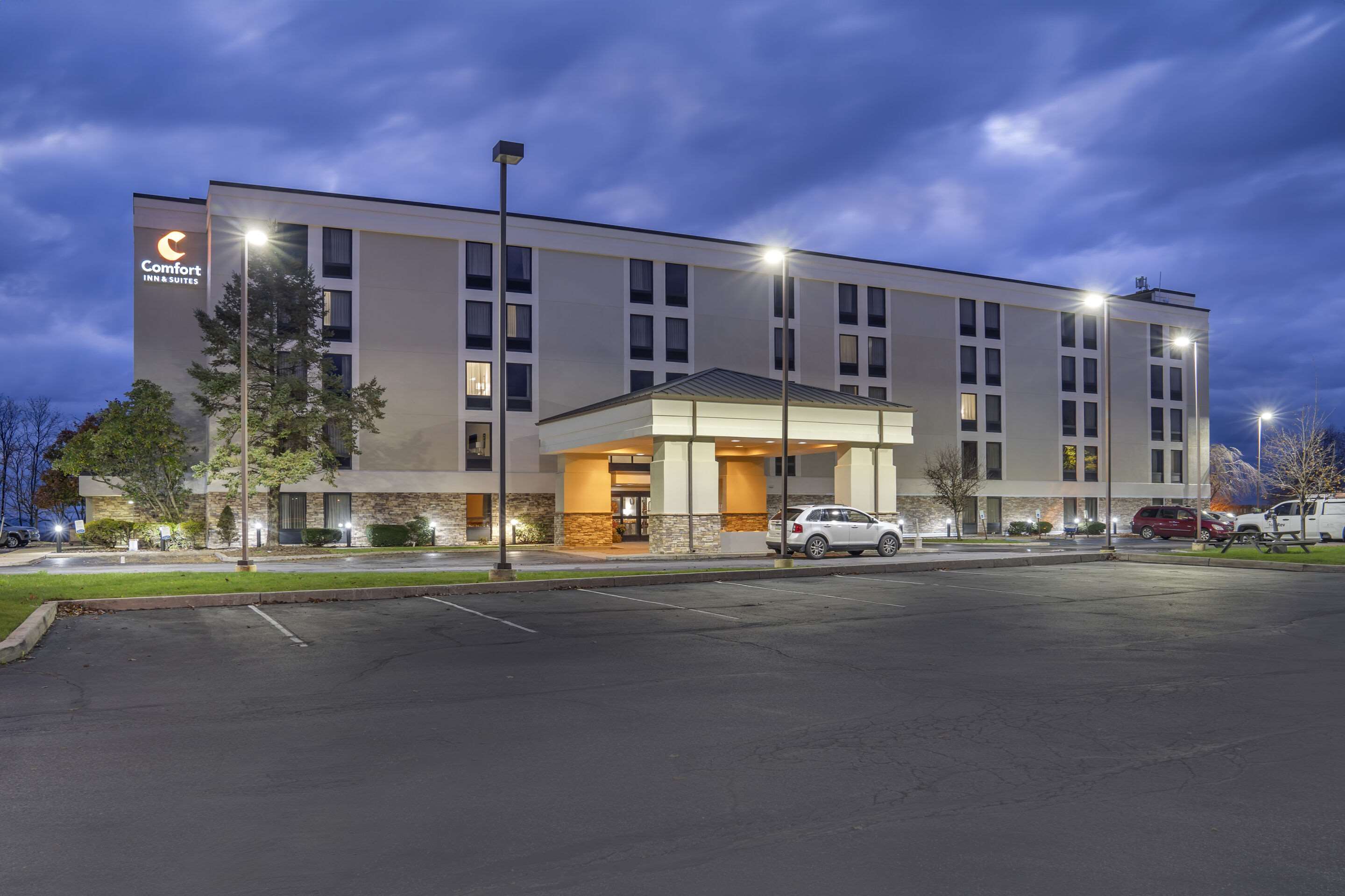 Hotel exterior | Quality Inn & Suites