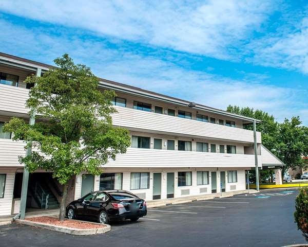 Exterior view - Quality Inn & Suites Gibsonia - I-76, Exit 39