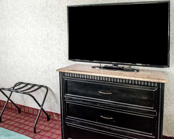  - Quality Inn & Suites Gibsonia - I-76, Exit 39