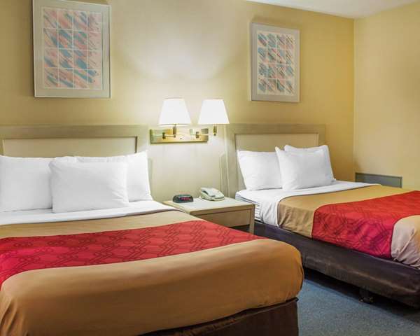  - Econo Lodge Drums - I-80, Exit 262