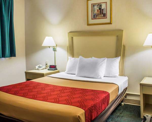  - Econo Lodge Drums - I-80, Exit 262