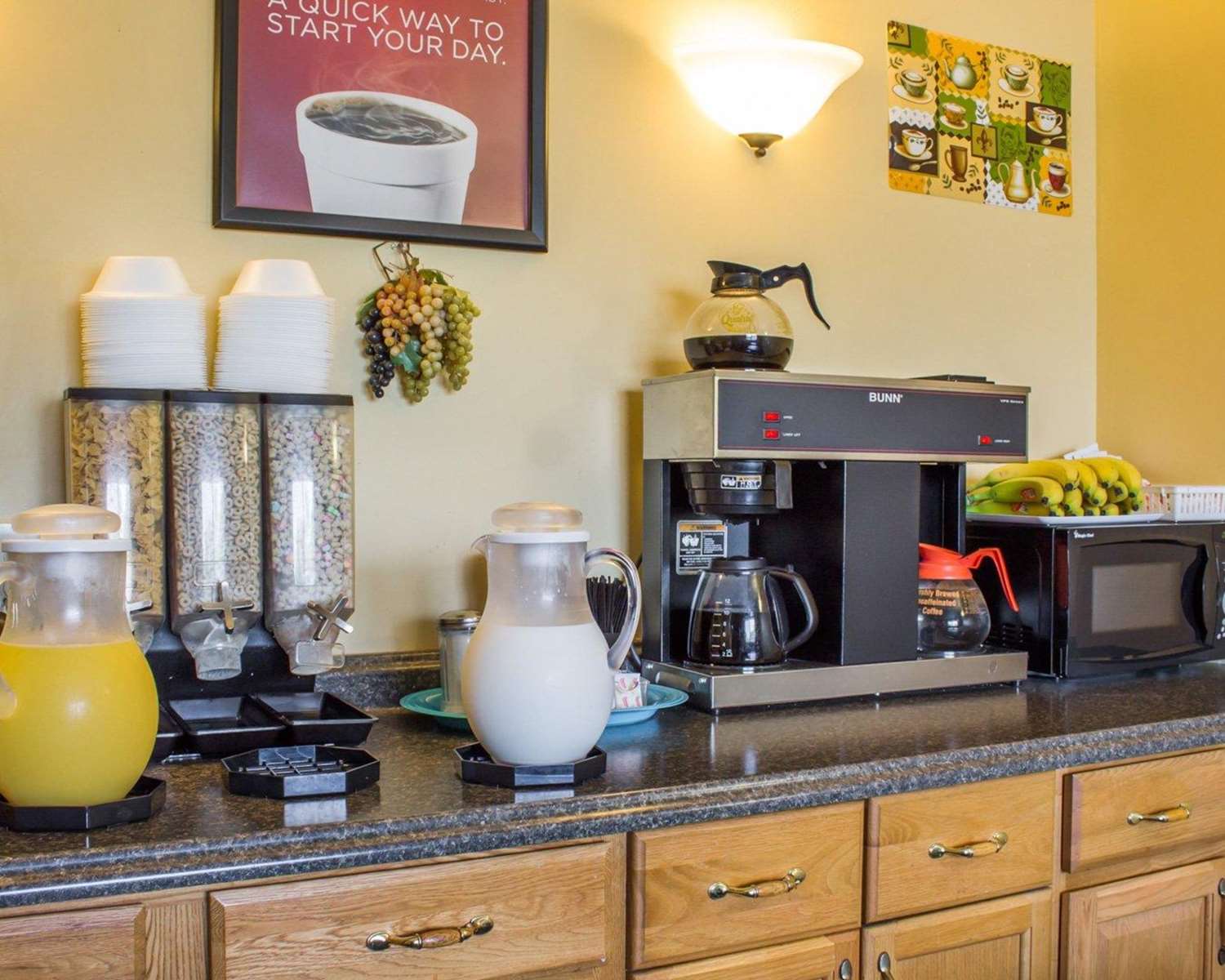 Econo Lodge Drums, PA See Discounts