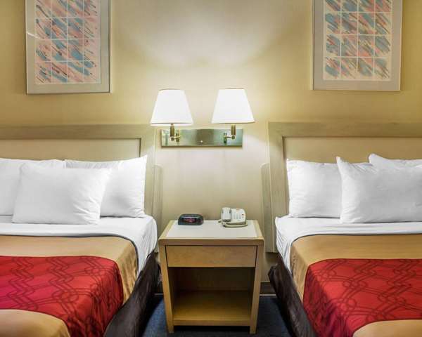  - Econo Lodge Drums - I-80, Exit 262