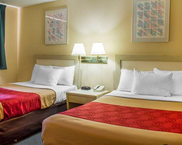  - Econo Lodge Drums - I-80, Exit 262