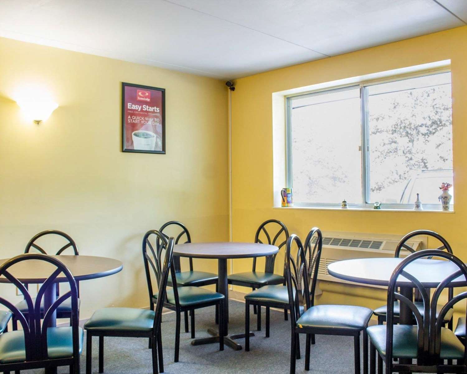 Econo Lodge Drums, PA See Discounts